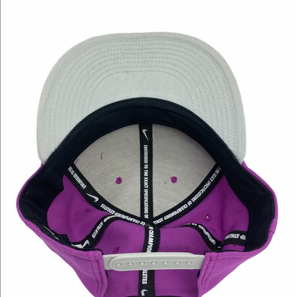 Nike True SnapBack Wool Cap Hat Purple Swoosh Logo 100% Wool Excellent Condition - Picture 8 of 8